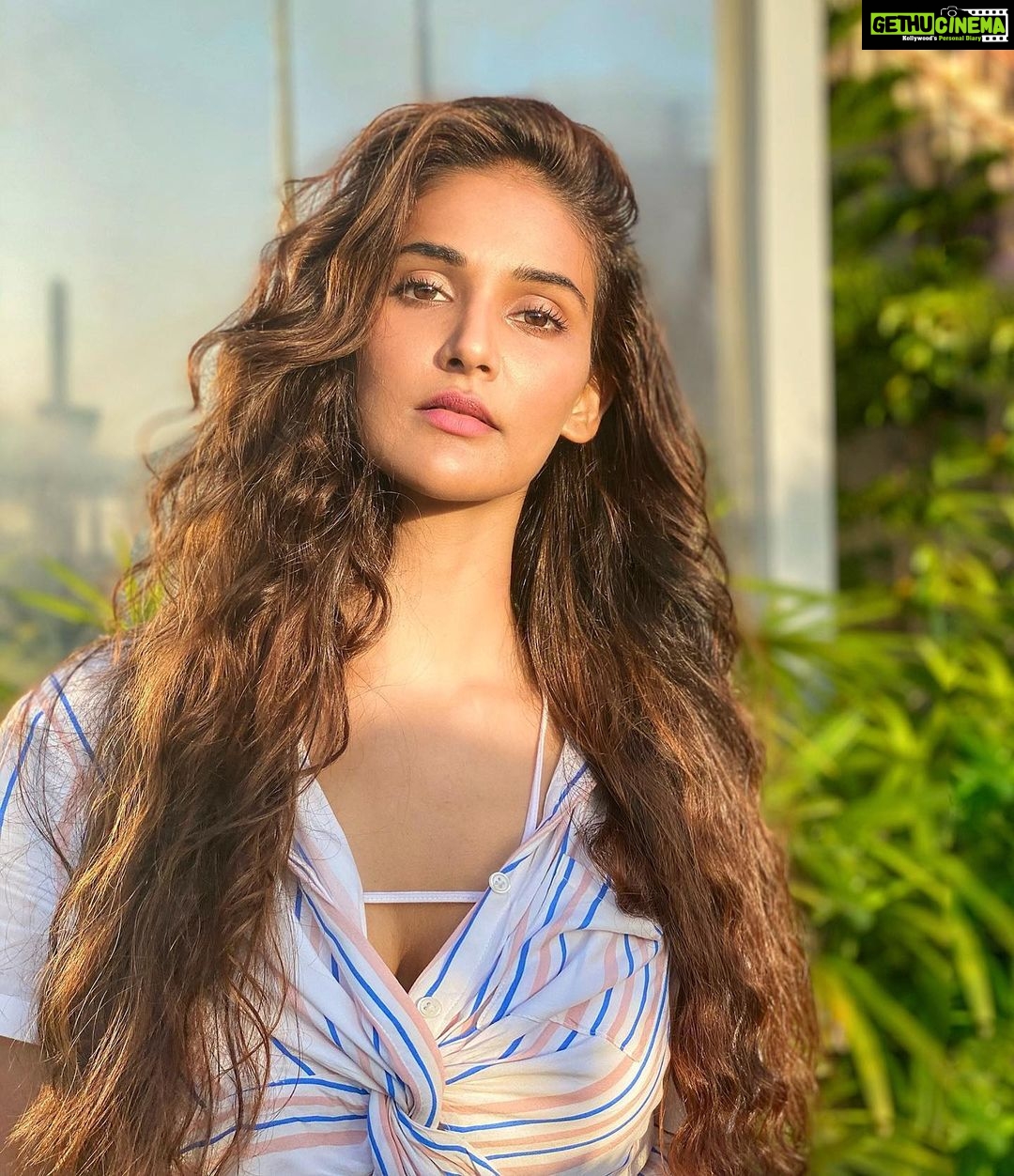 Mukti Mohan Instagram - Flow with ease☘️ 📷 @kmohan12