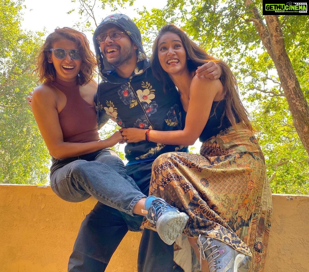 Mukti Mohan Instagram - Ferrands, terrains, and feels aagayiiiii life ki!!! GUYS haanji 🤚aap sabko bol rahi hoon👉TRAVEL !! It’s far greater than any achievement or fulfilling a dream and the best we can find in our travels is an honest friend! I got so fortunate 🤞that I got a whole “Caravan of Friends”🌈✌️ Love is truly limitless and you guys are the example of that. I honestly had to just point at the direction I felt like going to and you made it all happen from Bungee 🏗🤸🏻♀️to Rafting 🚣🏻♀️ from camping in tents ⛺️ to stargazing 🌌 from tractor ride at 6am 🚜 to scooty rides at 6pm🛵 My list is endless but I am walking away with much more than “Activities101😂” @ivanshu_k you are GOLD bhaiiiiii !! Tere se next level pyaara insaan se nahin mili main aaj tak, from picking us up to riding along every twist and turn of this journey you have only made us laugh and has given so much love 😍🥰ki yaar hadd hogayi tere BHEYANKAR panne ki! 😂Tum se alag type ka pyaar hogaya bhaaaiii bayankar wala🌻☀️🤘 @priyalgoyal Priyalooo Tum ho asli jaanemannn I could talk to you about anything under this sun and I absolutely love it!! Puchi😚🌸 @chondkotfarm Abhay ji 🍀Your unbridled goodness and love reflects in the way you passionately pay attention to each student and run your Hillwood school 🏫 Aapko dekhke lagta hai humari society ka future acha hai! Thank you for inspiring me🙏also in dance🕺🏻🤘 #SharartiBacheZindabaad @ishaanbhandari Tu toh mera favourite hai yaar🙌🤩Teri next level energy hai be it in reciting stories, innovating-archiving pranks, football, fun or life, the way you have resolutely devoted your life to the service of people through @salvushotels I feel so proud of you Ishhh🌈🌟specially during pandemic!! Attyantt wala pyaar ♾ Tales of this endless heart will continue on our phone messages until we meet again but you all have inspired me BEYOND with just BE-ing your true selves, by giving with pure grace and there is sooooooooo much that I am grateful for after meeting you all, THANK YOU, can’t thank you @mohanshakti @rohanshah enough for making this trip happen. Love you mera Chiku Didi (🏃🏽♀️🏃🏽♀️💨Ab chalo jogging pe bohat thoosa hai trip pe) #MuktGyaan