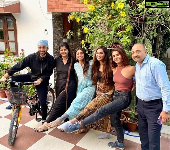 Mukti Mohan Instagram - Ferrands, terrains, and feels aagayiiiii life ki!!! GUYS haanji 🤚aap sabko bol rahi hoon👉TRAVEL !! It’s far greater than any achievement or fulfilling a dream and the best we can find in our travels is an honest friend! I got so fortunate 🤞that I got a whole “Caravan of Friends”🌈✌️ Love is truly limitless and you guys are the example of that. I honestly had to just point at the direction I felt like going to and you made it all happen from Bungee 🏗🤸🏻♀️to Rafting 🚣🏻♀️ from camping in tents ⛺️ to stargazing 🌌 from tractor ride at 6am 🚜 to scooty rides at 6pm🛵 My list is endless but I am walking away with much more than “Activities101😂” @ivanshu_k you are GOLD bhaiiiiii !! Tere se next level pyaara insaan se nahin mili main aaj tak, from picking us up to riding along every twist and turn of this journey you have only made us laugh and has given so much love 😍🥰ki yaar hadd hogayi tere BHEYANKAR panne ki! 😂Tum se alag type ka pyaar hogaya bhaaaiii bayankar wala🌻☀️🤘 @priyalgoyal Priyalooo Tum ho asli jaanemannn I could talk to you about anything under this sun and I absolutely love it!! Puchi😚🌸 @chondkotfarm Abhay ji 🍀Your unbridled goodness and love reflects in the way you passionately pay attention to each student and run your Hillwood school 🏫 Aapko dekhke lagta hai humari society ka future acha hai! Thank you for inspiring me🙏also in dance🕺🏻🤘 #SharartiBacheZindabaad @ishaanbhandari Tu toh mera favourite hai yaar🙌🤩Teri next level energy hai be it in reciting stories, innovating-archiving pranks, football, fun or life, the way you have resolutely devoted your life to the service of people through @salvushotels I feel so proud of you Ishhh🌈🌟specially during pandemic!! Attyantt wala pyaar ♾ Tales of this endless heart will continue on our phone messages until we meet again but you all have inspired me BEYOND with just BE-ing your true selves, by giving with pure grace and there is sooooooooo much that I am grateful for after meeting you all, THANK YOU, can’t thank you @mohanshakti @rohanshah enough for making this trip happen. Love you mera Chiku Didi (🏃🏽♀️🏃🏽♀️💨Ab chalo jogging pe bohat thoosa hai trip pe) #MuktGyaan