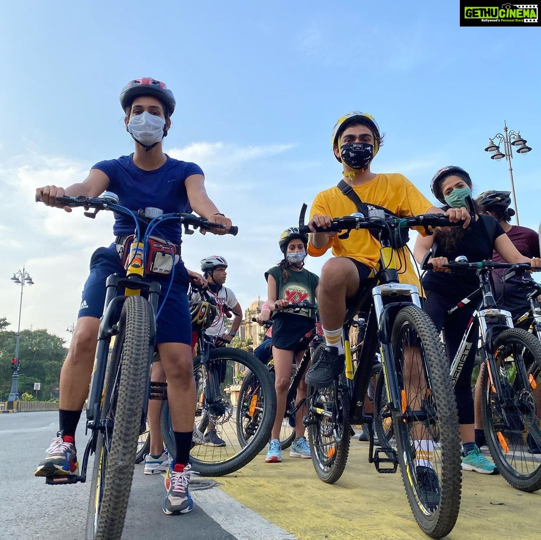 Mukti Mohan Instagram - Whatta Sunday Morning!🚴♀️🚴🏻 Thank you @mohanshakti @clickdino @rohan_shah_ @thekokemonster @hemali.b95 #Dwyesh And most of all thank you MUMBAI MERI JAAN🌟