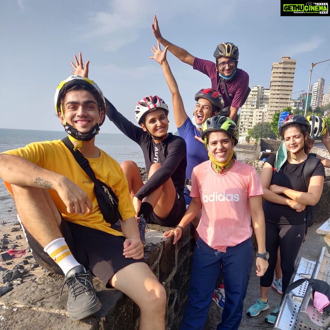 Mukti Mohan Instagram - Whatta Sunday Morning!π΄ββοΈπ΄π» Thank you @mohanshakti @clickdino @rohan_shah_ @thekokemonster @hemali.b95 #Dwyesh And most of all thank you MUMBAI MERI JAANπ