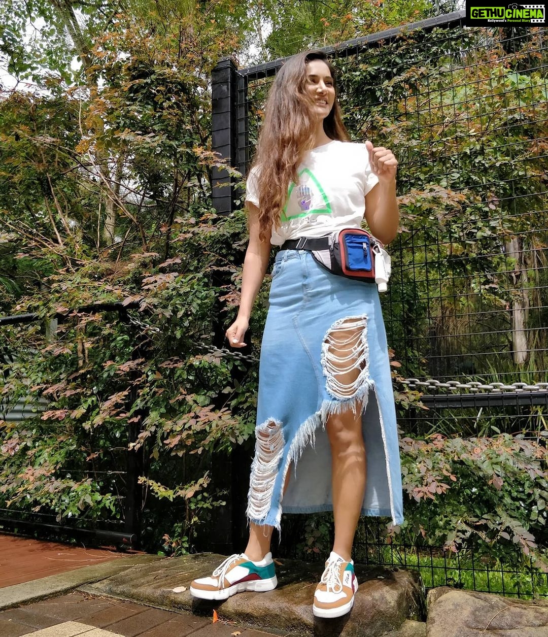 Mukti Mohan Instagram - The need to save our endangered species is real, we had the privilege to do our bit in Australia at the #CurumbinWildLifeSanctuary @neetimohan18 @nihaarpandya @mohanshakti In Jan'20, nearly 18 million acres of land was burnt and much of it was bushland, forests and national parks, wildlife organizations throughout Australia have been overrun with burnt and injured animals from the catastrophic bushfires devastating huge parts of the country. Humanity knows no border but with this boundless freedom comes great responsibility. Currumbin Wildlife Hospital is one of the busiest wildlife hospitals in the world. The hospital relies on community donations to support its work tirelessly treating, rehabilitating and releasing native wildlife. For more information or to donate to the hospital directly, please visit http://currumbinwildlifehospital.org.au/. Styled by @stylebysaachivj Shoes @filaindia Top @adk_avishidayalkalra Skirt @whatsyourfreak @viralmantra
