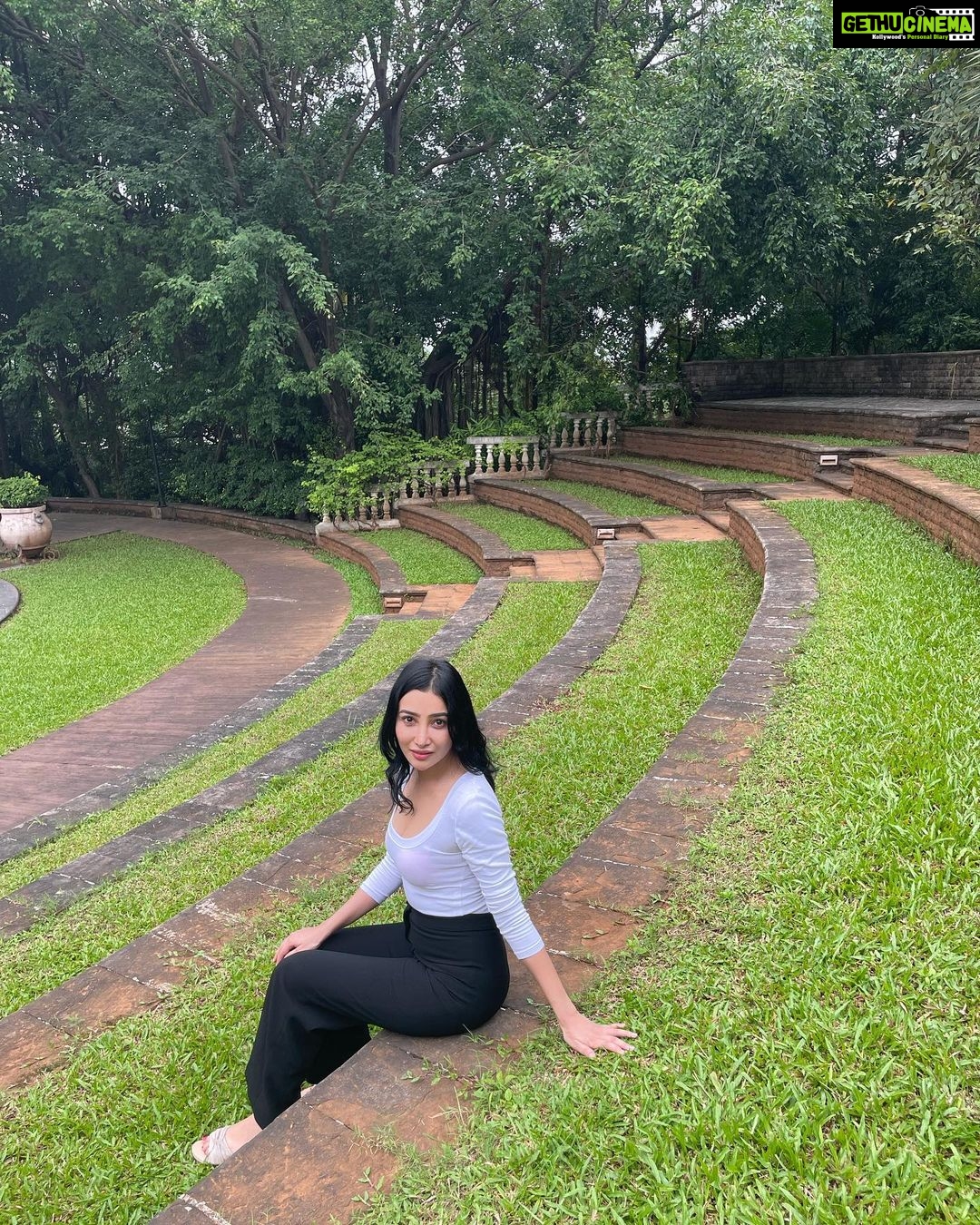 Nalini Negi Instagram - #nofilterneeded ...... #picoftheday #random #randomclick #nature #loveyourself #loveforever #lovefornature #instalove #instagood #instafashion #instadaily #somewhereonearth #happiness #blessed #gratitude #bhfyp #nalininegi