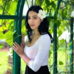 Nalini Negi Instagram - Bloom baby,bloom !! #picture #pictureoftheday #photoshoot #pictureperfect #ootd #instalove #instagood #instafashion #instastyle #posing #loveforcamera #happiness #blessed #gratitude