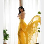 Nalini Negi Instagram – Saying hello with yellow.
Photographr: Mohit Holani
Make up @neerajnavare.makeupartist
Hair & Art direction @josieparisrenthlei
Stylist : @josieparisrenthlei
Assisted by @desi_navigator
#potrait #actor #fashion #lifestyle #photoshoot #mohitholani #love #dress #photooftheday #blessed #happiness #gratitude #bhfyp #nalininegi #style #attitude #posing