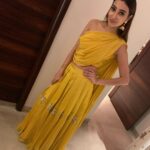 Nalini Negi Instagram - Thanks for this lovely outfit @ektathirani11 @reshamindia @shikhathiranigupta you guys made my diwali perfect 💗 Happy diwali everyone 😁😘 #fashion#style #stylish #love #cute #photooftheday #hair #beauty #beautiful #instagood #instafashion #pretty #girl #eyes #model #outfits #jewelry