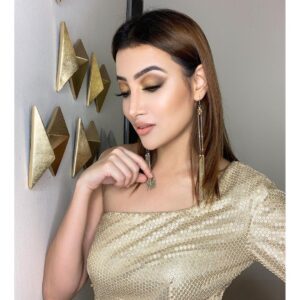 Nalini Negi Instagram - One need not be born beautiful to be wildly attractive. 🧚‍♀️
@makeup_by_keesh 
#picoftheday #photography #positivequotes #thoughtoftheday #makeup #shooting #actor #loveforfashion #loveformakeup #style #fashionnova #classy #elegant