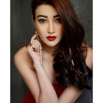 Nalini Negi Instagram - Measure life not by it’s length but by it’s depth ... 📸 @shazzalamphotography #sundayfunday #thoughtoftheday #picoftheday #shooting #actor #posing #naturephotography #style #blessed #happiness #classy