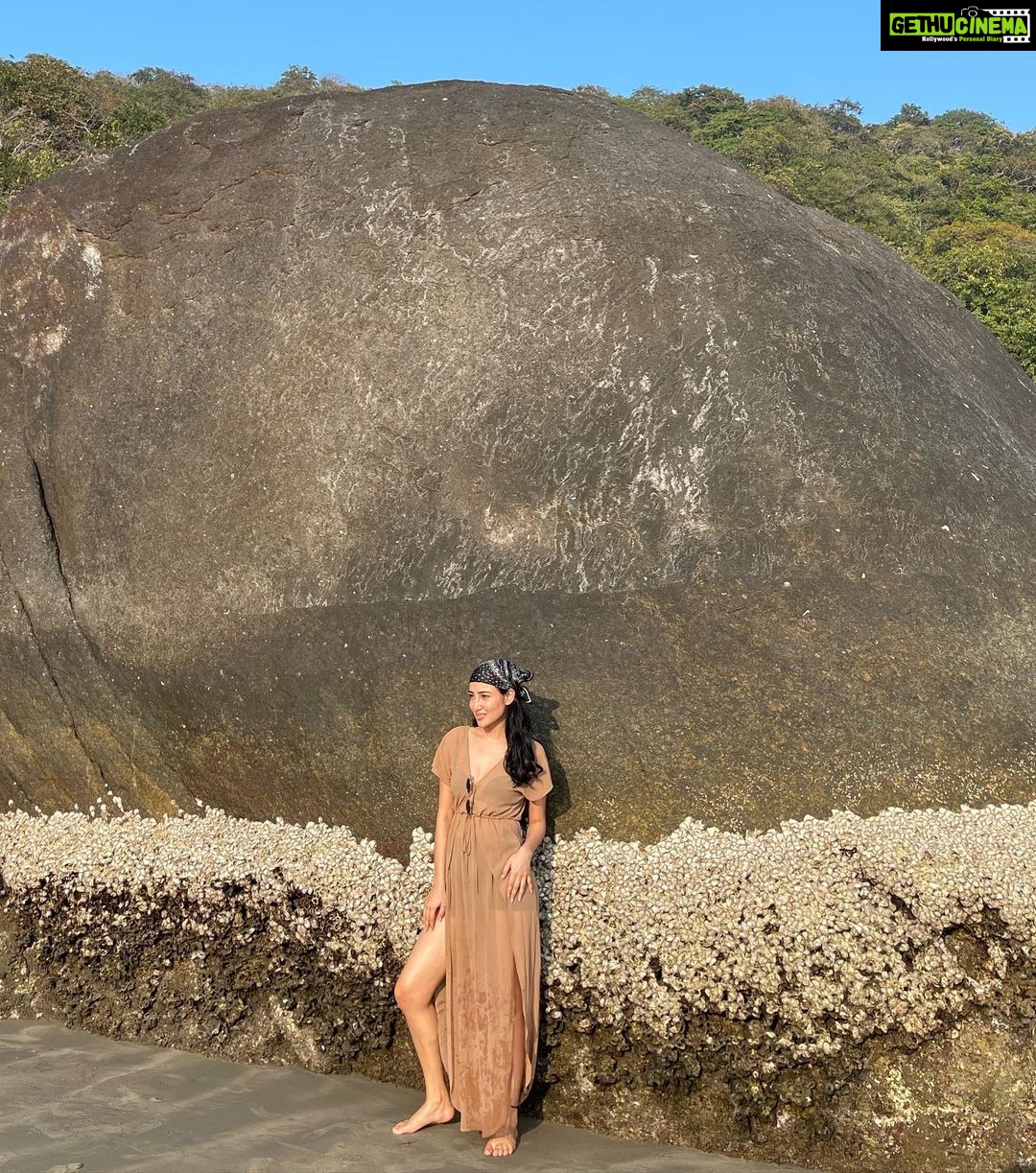 Nalini Negi Instagram - Somewhere on earth #throwback #throwbackmemories #pictureoftheday #picture #pictures #pictureperfect #picsart #travel #travelphotography #travelling #traveladdict #travelgram #traveler #blogger #bloggerstyle #traveling #travelstories #traveltheworld #travelphotography #happiness #blessed #gratitude #grateful #loveyourself #loved