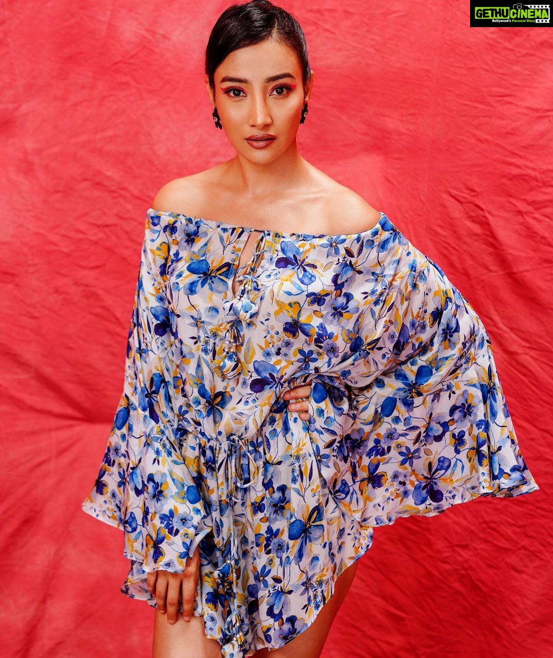 Nalini Negi Instagram - Brand : @zenscouture by Zenab Alika Photographr: Mohit Holani Model : @nalininegi Jewellery: @being.by.ps Makeup Artists: @glam.by.aimy Hair: @aisha4u.s Styling: @theaedit . . #trending #viral #instagram #love #explorepage #explore #instagood #fashion #follow #tiktok #like #likeforlikes #followforfollowback #photography #india #trend #instadaily #memes #music #style #trendingnow #reels #foryou #likes #photooftheday #model #beautiful #bollywood #bhfyp #insta