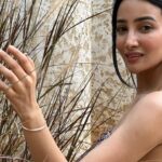 Nalini Negi Instagram – 📸 @inmytinyworld 

Slayin’ my OOTD game with @danielwellington 😎
Avail the ongoing offer on the website, buy any watch from the Iconic Link collection and get a classic bracelet free. Additionally use my code “NALINI15” and get 15% off on the purchase from the website.
 #ad #danielwellington #dwindia 

#picoftheday #picture #pictureperfect #pictures #mood #friday #fridayvibes #beautiful #nature #photography #vibes #vibe #grateful #happiness #blessed #ootd