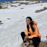 Nalini Negi Instagram - ❄️☃️🗻🌨 #picture #pictureoftheday #pictureperfect #picturebook #outfitoftheday #outfits #style #instalove #instafashion #posing #loveforcamera #selflove #sunkissed #hiking #hikingadventures #kaahmir #snow #snowlovers #winterslove #mood #enjoy #potrait #potraitphotography #bhfyp Gulmarg Gondola 2nd Point