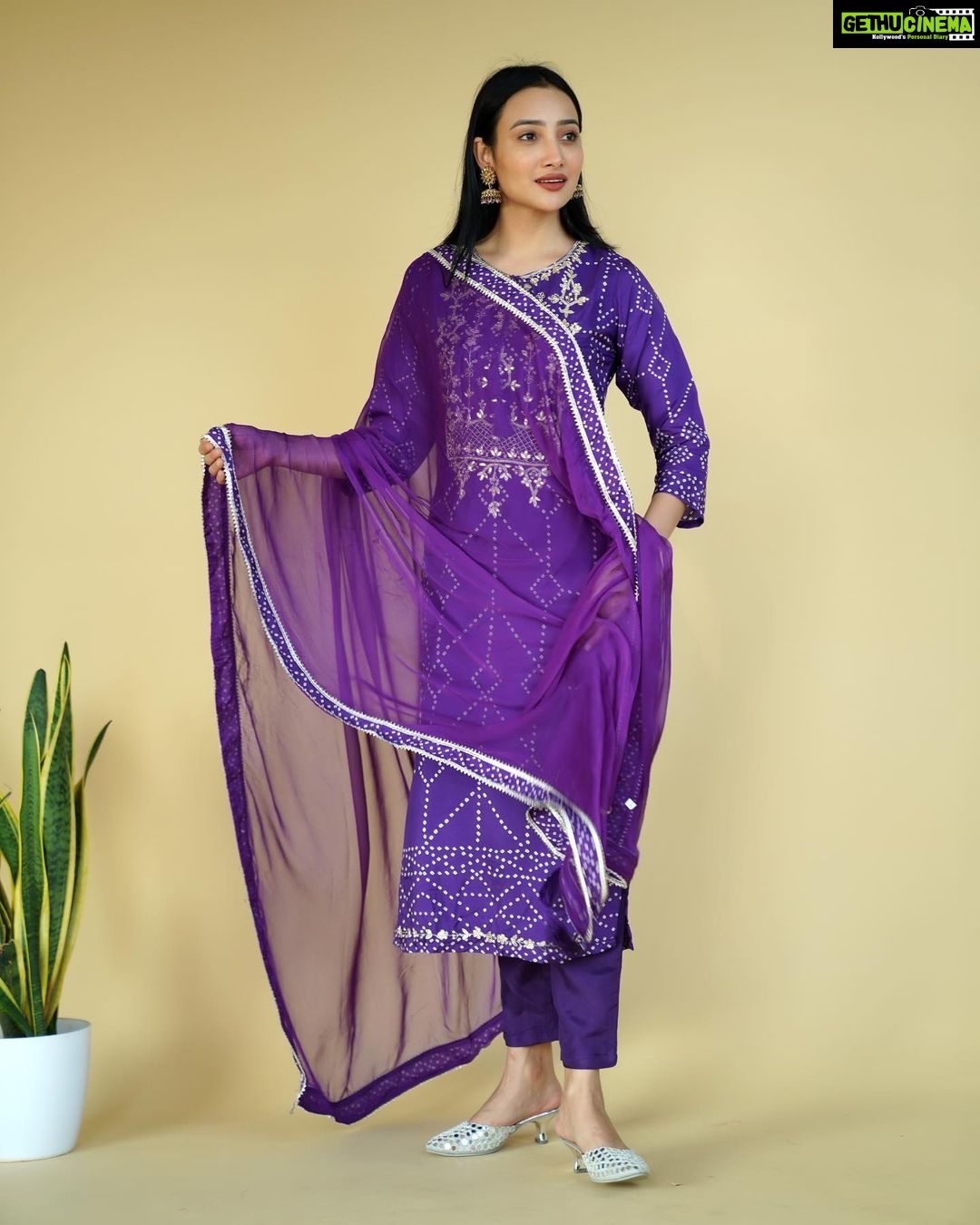Nalini Negi Instagram - 🦋 #pictureoftheday #picture #outfitoftheday #outfits #ootd #fashionista #mood #stylefashion #attitude #posing #loveforfashion #instalove #instafashion #instastyle #indianwedding #ethnic #ethnicwear #lovefeelings #happiness #blessed #gratitude #bhfyp #nalininegi #wednesday #thoughts #thoughtoftheday #moodedits #moodboard #mood #styleinspiration #styleblogger