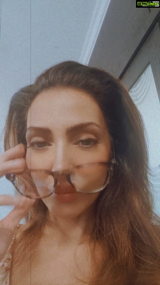 Navina Bole Instagram - Habibi. .been a while since I did a transition!!😎🧚♀️🥂❤️ #reeloftheday #reelsofinstagram #reels #reelstrending #instareelsindia❤️ #instareels #newreels #reelitfeelit #transitionreels #transition #habibi #explorepage✨ #explore #navinabole #glasses #makeuponfleek #reelitfeelit #nomondayblues #omsairam #positivevibes Happy Place