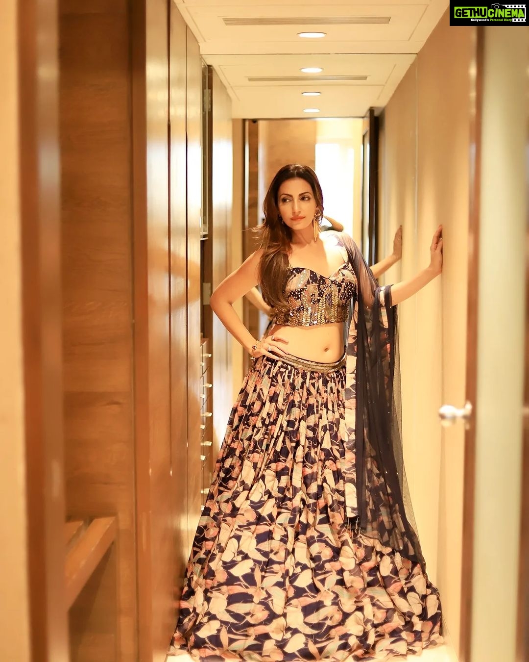 Navina Bole Instagram - I don't need a million dollar couture gown to shine, just this stunning lehenga to rock my ethnicity and bring out my inner diva!! #ootd #lehenga 🖤💛💫 Photographer: @the_pixeleyes Outfit : @soniyagofficial @darshimehtaa Stylist : @style_deintrepide Jewellery: @itahdnura Hair and Mua : @sapna_celebritymakeupartist Location: @goldfinchmumbai #picsoftheday #instaphotos #instapic #ootd #lehenga #indowestern #ethnicwear #princessvibes #designerwear #designeroutfit #pose #outfitlove #outfitinspiration #festivevibes #portraitphotography #explorepage✨ #navinabole #positivevibes #happywednesday #keepswiping Goldfinch Hotel Mumbai