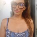 Navina Bole Instagram - Ab bas. . 😎🤪🤚 #reels #reelsinstagram #trending #instareels #instagood #instagram #enoughsaid #navinabole #explorepage #explore #positivevibes #selflove #funnyreels #deepthoughts #nightmusings #glasses #okgoodnight Home... Sweet Home