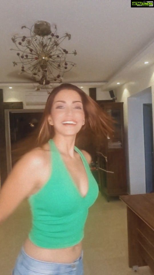 Navina Bole Instagram - This #hookstepchallenge is love!! πππ§ββοΈπ§ββοΈ #reelsinstagram #reelofinstagram #reeloftheday #reels #instareels #instagood #reelitfeelit #instareel #explore #hookstepchallenge #dancelikenooneiswatching #danceislife #green #navinabole #sunday #positivevibes #happysunday Happy Place