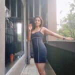 Navina Bole Instagram - Coz just one reel on this groovy track wasn't enough! Oops!!🤪💃😎 #reelsinstagram #reeloftheday #reels #instagood #instareels #trending #trendingreels #oops #oopschallenge #lbd #whitesneakers #daylight #dancelikenooneiswatching #king #moveit #tuesdaythoughts #haveaniceday B You Academy