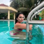 Navina Bole Instagram - Bring back the photos please!! 😎☕️🎉🧚‍♀️🥂📸 Photographer: @01dhana_ Hair and Mua: @dvmakeovers #reelsinstagram #reeloftheday #photoreels #notareel #trending #trendingreels #getback #photos #picoftheday #photooftheday #instareels #instaphoto #instagood #instagram #bikini #poolside #vacayvibes #waterbaby #sunday The Retreat Hotel & Convention Centre, Madh Mumbai