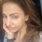 Navina Bole Instagram - Trying to love myself a little more each day! Tougher than it sounds but so fulfilling! ❤️🧚‍♀️ #nofilter #comfortableinmyskin #reelsinstagram #reeloftheday #reelitfeelit #positivevibes #daylight #nomakeup #bereal #beyou #unapologetic #scarstoyourbeautiful #loveandlight #goodmorning Somewhere Peaceful