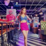 Navina Bole Instagram - Just adding a pop of color to your feed! #chromatica #vibrant 💥🦄🎉🪅🎨 @filmypaltan @ashishakapoor @ankushhbhatt On set #youthkiawaaz powered by @wolf777offcl Pic courtesy: @akki_ph Hair : @makeoverbyalishaa Make up : @sandy__makeup_artist #picoftheday #instagram #instaphoto #color #colorpop #ootd #ootdstyle #onset #host #lovewhatido #pose #cricket #cricketshow #workisfun #dreamteam #standingtall #positivevibes #happywednesday True Tramm Trunk