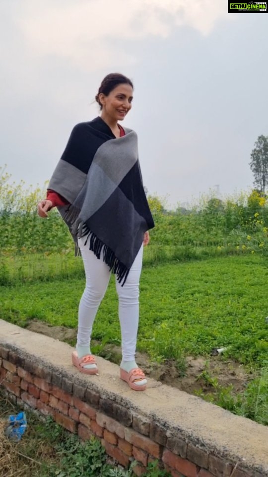 Navina Bole Instagram - Me trying to balance being an actor, a model, an influencer, spend time with family, be a good mother, maintain my health, socialize,get in 8 hours of sleep, maintain my sanity etc etc. .ππππππ Don't miss the end!π
π #reelsinstagram #reeloftheday #reels #reelstrending #trendingreels #instareelsindiaβ€οΈ #instareel #newreels #instagram #instagood #worklifebalance #phew #gratitude #blessedwiththebest #happygirlsaretheprettiest #balance #missthewinter #walkingonawall #explorepage #explore #navinabole Reel : @saxenabhi_official π Delhi Highway