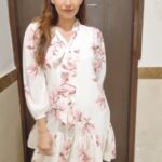 Navina Bole Instagram - Coz I felt pretty in this breeze of a dress from @label_aamya 🧚‍♀️🩷💫💕 Outfit : @label_aamya #reelsinstagram #reeloftheday #reels #reelstrending #instareelsindia❤️ #instareel #ootd #prettygirls #walk #likethis #trendingsongs #floraldress #hairband #lookoftheday #walkthewalk #fashion #designerwear #swag #wearyourownstyle #newpost #newreels #explorepage #navinabole #weekendvibes #saturdayvibes My Life My Rules