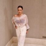 Navina Bole Instagram - Felt like a pristine summer dream in this stunning ensemble from @ikichic_official on day 1 of @timesfashionweek 🧚‍♀️🤍 #reelsinstagram #reels #reelstrending #reelitfeelit #ootd #white #instareelsindia❤️ #instareels #newreels #sleekbun #makeuponfleek #goodlighting #fashionweek #fashionshow #ikichic #designer #offshoulder #walkingthewalk #fashion #setupinspiration #funtimes #explorepage✨ #explore #navinabole #latepost #omsairam #positivevibes St. Regis Hotel