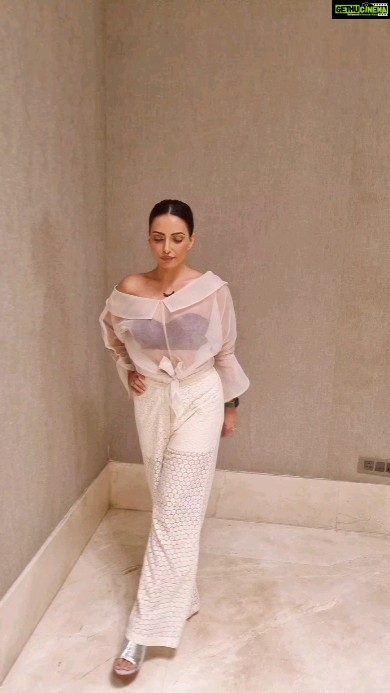 Navina Bole Instagram - Felt like a pristine summer dream in this stunning ensemble from @ikichic_official on day 1 of @timesfashionweek 🧚♀️🤍 #reelsinstagram #reels #reelstrending #reelitfeelit #ootd #white #instareelsindia❤️ #instareels #newreels #sleekbun #makeuponfleek #goodlighting #fashionweek #fashionshow #ikichic #designer #offshoulder #walkingthewalk #fashion #setupinspiration #funtimes #explorepage✨ #explore #navinabole #latepost #omsairam #positivevibes St. Regis Hotel