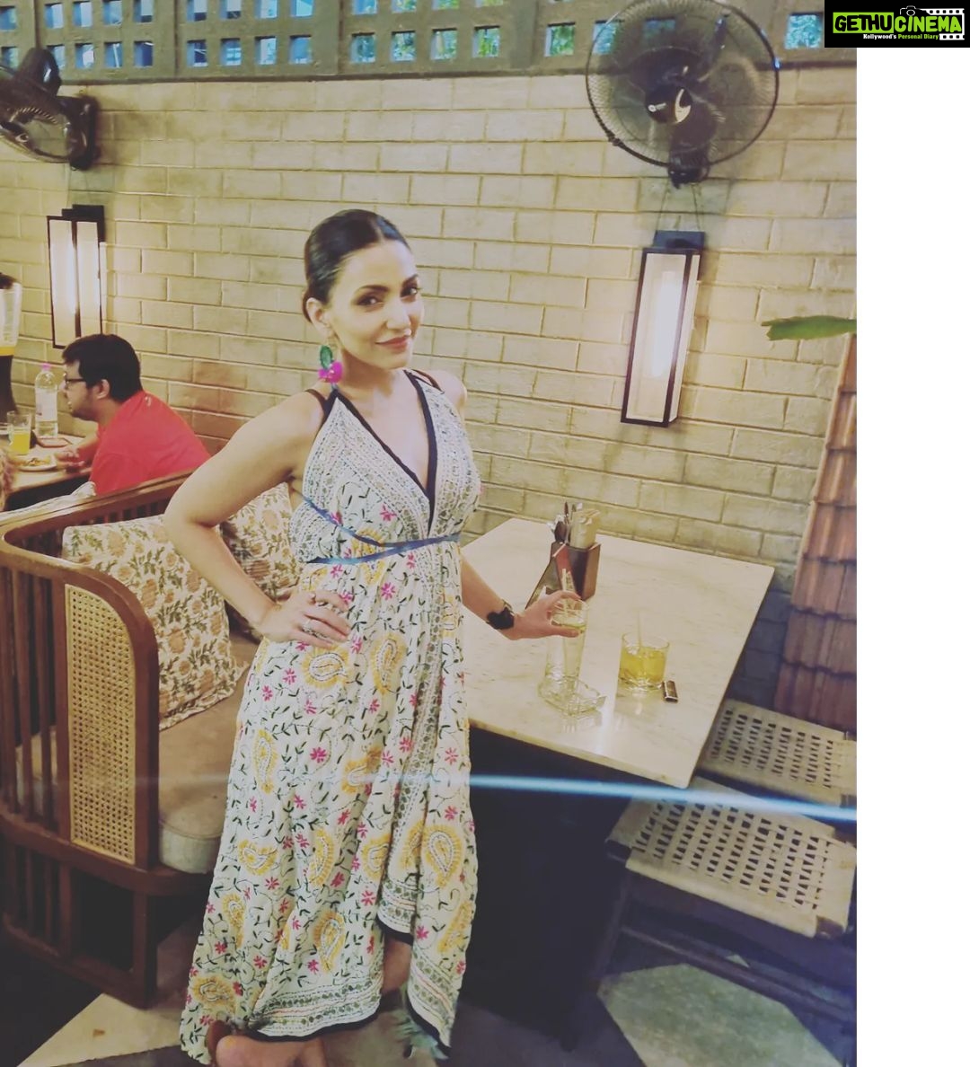 Navina Bole Instagram - Navroz Mubarak to all my Parsi and Irani friends🤗❤️ Details of this look mentioned in the caption of my previous #grwmreel 😎 #picoftheday #instaphoto #instagram #instapic #photooftheday #instagood #ootd #datenight #sleekhair #dontcare #happiness #weekendvibes #newpost #explorepage✨ #explore #navinabole #positivevibes #omsairam #happytuesday Òsteria