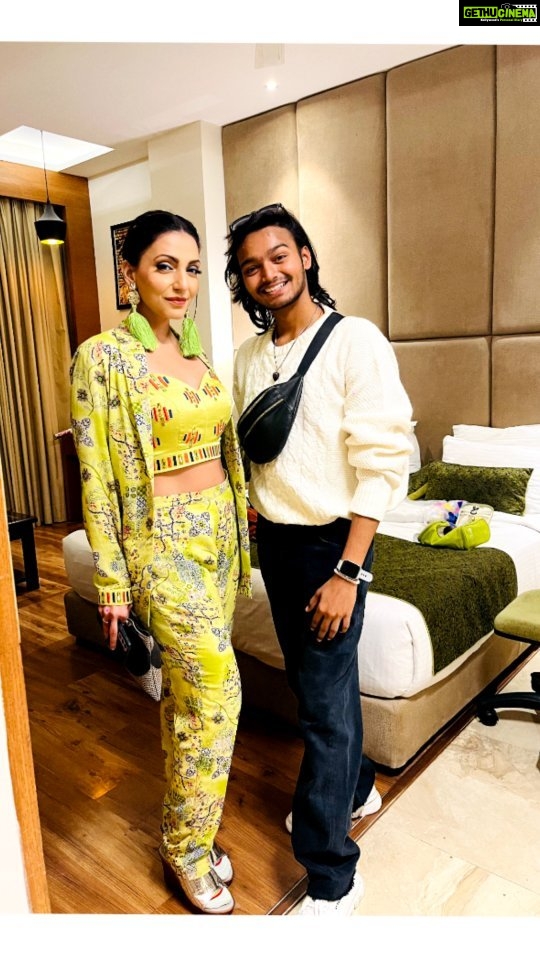 Navina Bole Instagram - #thankful 🤍 . . Thanks @navina_005 for your love 💝 Doing your makeup is like a "dream comes true"💫 . . Outfit: @komalraghanimukhi Stylish: @style_deintrepide #allaboutmakeup #celebrity #makeover #alighar #makeuplook #makeupartistoninstagram . . #compliment has taken my heart ❤️