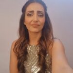Navina Bole Instagram - Chanelled the Geet in me!!#iconic 🌟🤩😍 Missed a word lol! Can you tell which one😛😂 #reelsinstagram #reeloftheday #reels #newreels #reelitfeelit #funny #funnyreels #geet #jabwemet #chatterbox #vanitydiaries #timepass #gold #ootd #instareelsindia❤️ #instagood #instagram #onetake #thiswasfun #bollywood #dialogue #braid #explorepage✨ #explore #navinabole #nomondayblues Film City