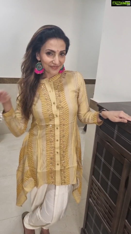 Navina Bole Instagram - Coz nothing beats stunning desi wear💛💫🧚♀️ Outfit : @label_aamya #reelsinstagram #reels #reelstrending #instareelsindia❤️ #reelitfeelit #newreel #ethnicwear #dhotipants #asymmetricalkurti #bindi #jhumkis #desigirl #designerwear #ootd #explorepage #navinabole #thistune #mojdi #indianactor #beindian #weekend #weekendvibes #omsairam #happysaturday Happy Place