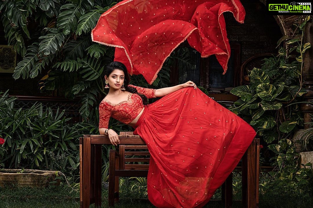 Navya Swamy Instagram - Happy friendship day my dearies🥰 Thank you for this beautiful click @kishorekotumphotography For this lovely lehenga too @riya_designing_studio 🥰 #friendshipday #wishes #photoshoot #photoshootdiaries #designer #lehenga #indian #tradition #instapuc #blessed #thankful #navyaswamy