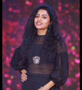 Navya Swamy Instagram - Ready for today’s SuperQueen?? 
Only on @zeetelugu… 
Stay tuned… 

Outfit @riya_designing_studio 
Jewellery @krishnasjoya 
Photography @paulino_pictures