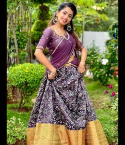 Navya Swamy Instagram - Festive feels🥰🥰
Half saree by @riya_designing_studio 

#festivewear #festivaltime #krishnashtami #lategram #latepost #designer #halfsaree #indian #instaphoto #blessed #thankful #navyaswamy