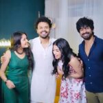 Navya Swamy Instagram - Finalyy!!! A video where we have people from 4 different states! 🤗❤️😁 Ft. @navya_swamy @imarjundas @anikhasurendran !! Watch the full episode on my channel now 🥰❤️ . . #arjundas #navyaswamy #anikasurendran #nikhiluuuuuuuuu #instareels #instapost #intsavideos
