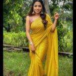 Navya Swamy Instagram - Wearing one of my favourite colour combo from @thread_fabric Styled by @divyalucky26 #saree #sareelove #sareegram #sareefashion #favorite #instapic #ootd #blessed #thankful #navyaswamy