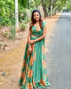 Navya Swamy Instagram - Pastel shades & floral prints- Yes Please 💁🏻‍♀️ I’m all in for floral anytime🌸
 Outfit by @riya_designing_studio 
#lehenga #lehengalove #lehengafashion #floral #flowers #chic #summercollection #instapic #instagood #blessed #thankful #navyaswamy