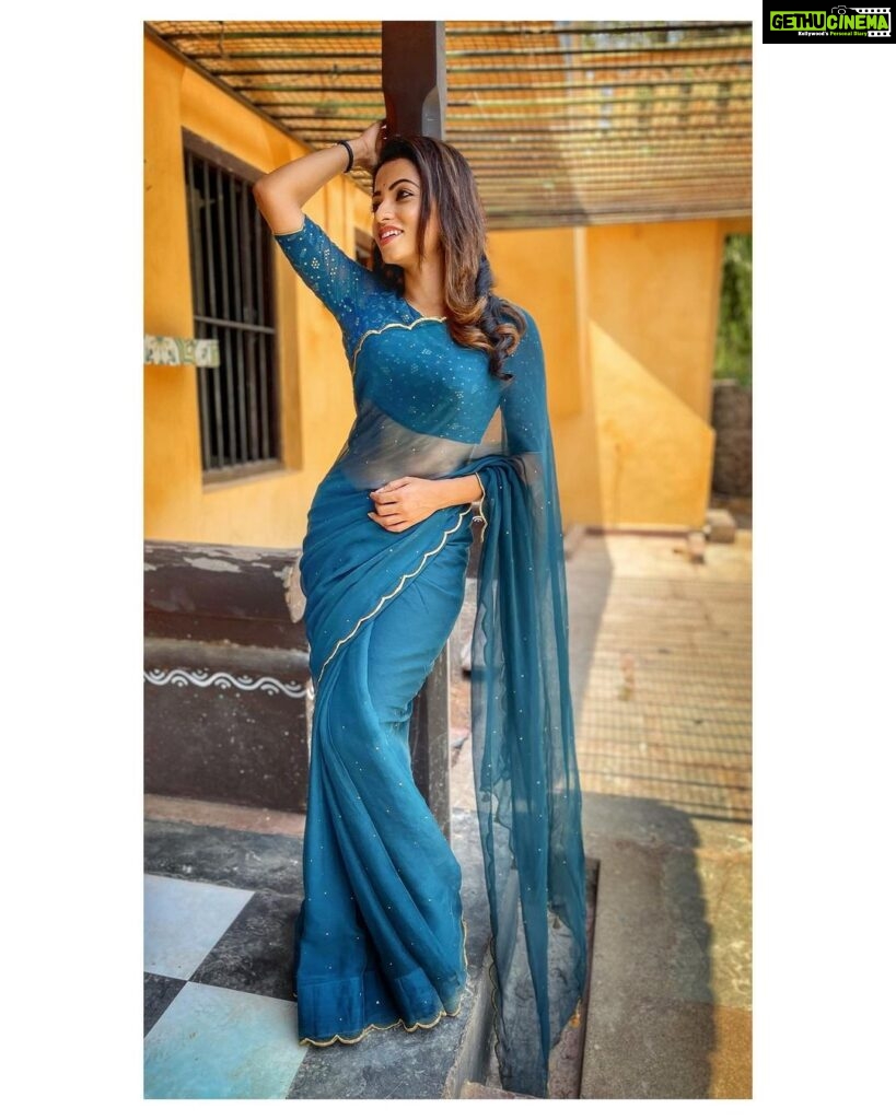 Navya Swamy Instagram - Real style is never right or wrong. It’s a matter of being yourself on purpose. Saree by @elegant_threads_by_salma #saree #foreverlove #elegance #class #simple #beauty #neveroutofstyle #neveroutoffashion #instapic #instagood #blessed #thankful #navyaswamy