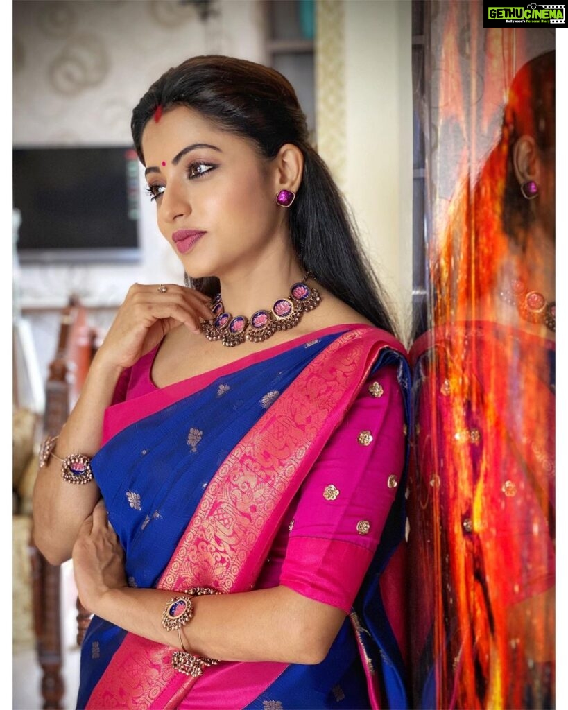 Navya Swamy Instagram - I’m signing off as Maheshwari with beautiful memories🥰 I wanna thank each & everyone who’s been a part of this wonderful journey🤗 thank you so much for all the love, support & blessings😊 I’m definitely gonna miss being Mahi😒 #aamekatha #aamekathaserial #telugu #teluguserials #starmaa #feelingsad #gonnamissit #willcomebacksoon #staytuned #thankful #blessed #navyaswamy