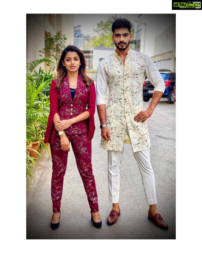 Navya Swamy Instagram - Catch us on the show “100% Love” on this Sunday at 6 p.m. only on Star Maa😊 Outfit designed by @she_shore_designers Styled by @rakesh_earne #showtime #event #aamekatha #aamekathaserial #telugu #teluguserials #starmaa #starmaaserials #pixelentertainment #instapic #instagood #blessed #thankful #navyaswamy Annapurna Studios