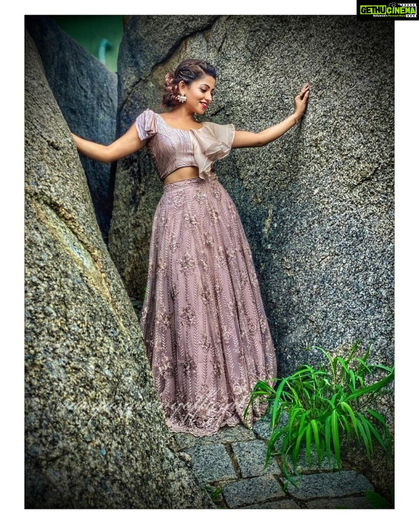 Navya Swamy Instagram - Even if they prefer silver,stay gold💫 Outfit by @gaurinaidu #indowestern #designer #lehenga #indiancouture #instafashion #instafashionista #instapic #instagood #thankful #navyaswamy