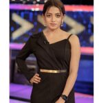 Navya Swamy Instagram - I love getting dressed up... and shows like these give me great excuses... 💃🏻 P.C.- @ravi_cross_clickx #dressedup #lovedressingup #blackisbeautiful #blacklove #showtime #event #cash #etv #etvtelugu #lategram #instagram #instapic #blessed #thankful #navyaswamy Ramoji Film City
