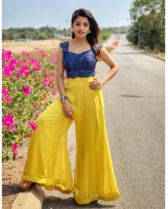 Navya Swamy Instagram - Look closely at the present you’re building, because it must look like the future you dream of. 

Wearing @thread_fabric 
Designed by @divyalucky26 

#chooseright #bewise #stayfocused #choicesmatter #instamood #instagram #blessed #thankful #navyaswamy