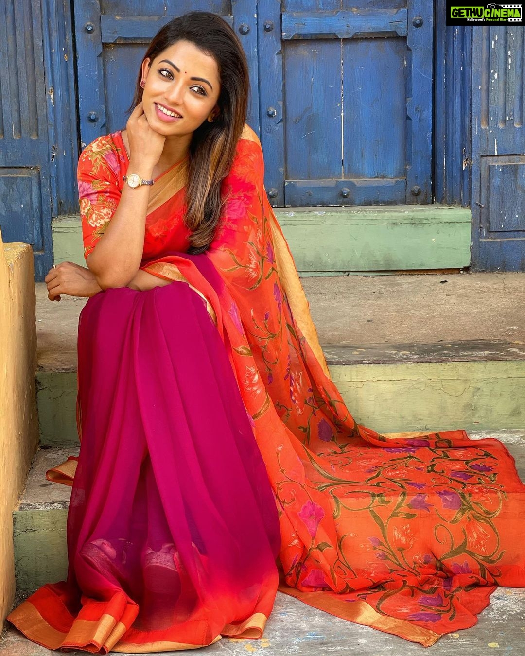 Navya Swamy Instagram - My forever affair with sarees!! . . Saree & blouse designed by @elegant_threads_by_salma #saree #sareelove #sareecollection #foreverlove #designer #designersarees #blessed #thankful #navyaswamy