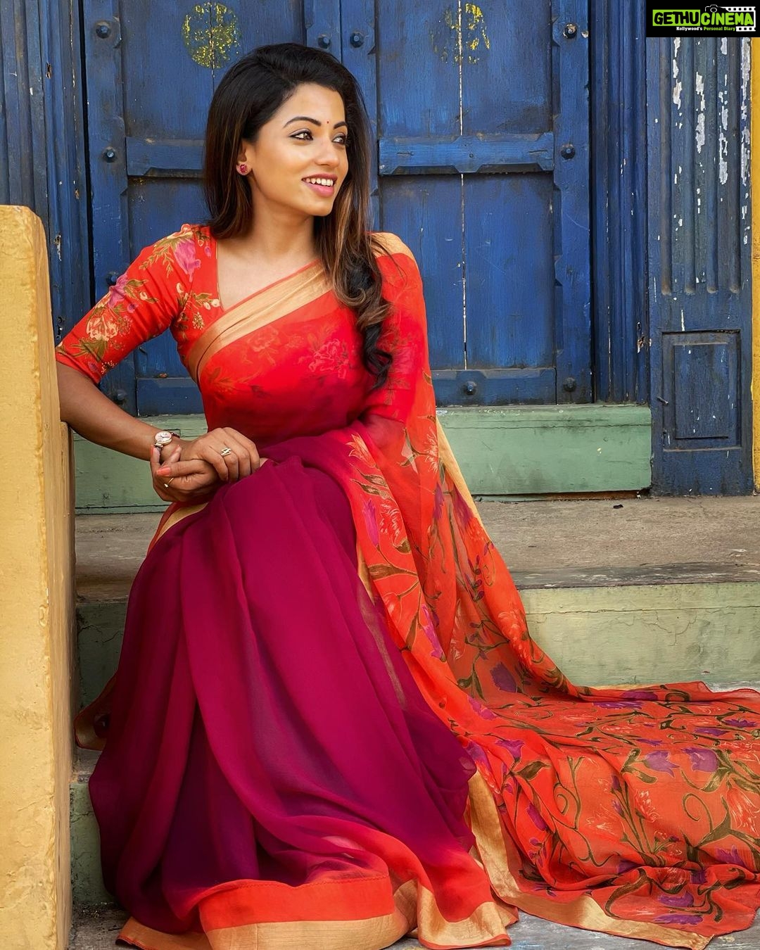 Navya Swamy Instagram - My forever affair with sarees!! . . Saree & blouse designed by @elegant_threads_by_salma #saree #sareelove #sareecollection #foreverlove #designer #designersarees #blessed #thankful #navyaswamy
