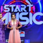 Navya Swamy Instagram - Maaku mike isthe chaalu, farfarmance maamulga undadhu😎 Few shots from today’s #startmusic #starmaa #sneakpic #show #showtime #funtime#actorslife #lovingit #blessed #thankful #navyaswamy