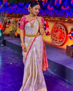 Navya Swamy Instagram - I have enough jewellery- said no girl ever😜
Thank you @saikrishna_fashion_jewellery for these beautiful jewellery 
#jewellery #traditional #antique #bridal #indian #indianfashion #weddingfashion #instapic #instagood #blessed #thankful #navyaswamy