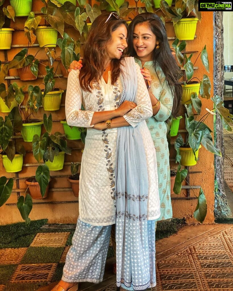 Navya Swamy Instagram - Happiest B’day Aishumaa😘 @aishwarya_pisse_ . I wish you the best of everything in life. Stay happy & beautiful as just the way you are🤗 #iloveyou #sisterinlaw #bestfriends #bff #itsyourbirthday #stayhappy #birthdaygirl #instabirthday #instapic #blessed #thankful #navyaswamy Mysore, Karnataka